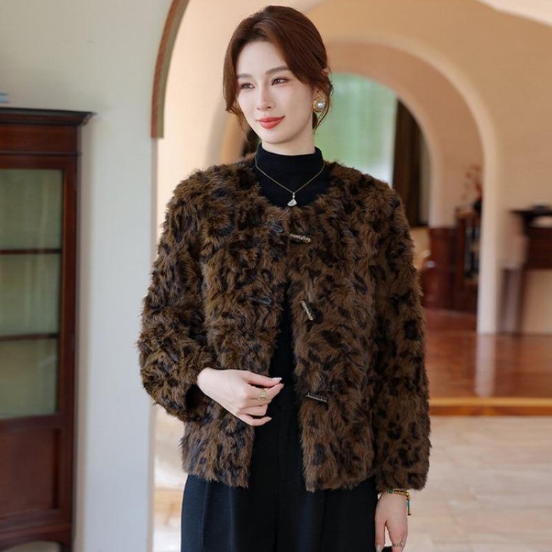 Mrs. Rich's High-end Leopard Print Fur Is Integrated, the New Casual Warm Women's Small Short Fur Jacket Is Explosive