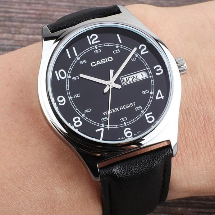 Casio Men's Leather Band Wrist Watch MTP-V006L-1B2U