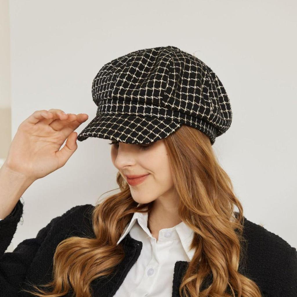 Women's Retro British Plaid Octagonal Cap: Versatile Spring/Autumn Beret with Big Brim for a Casual, Literary Look.