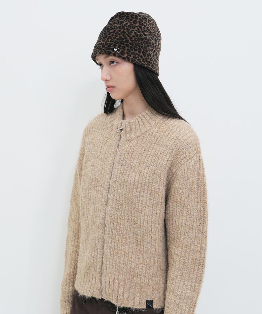 Yunse Hatch Embroidered Beanie (Leopard)