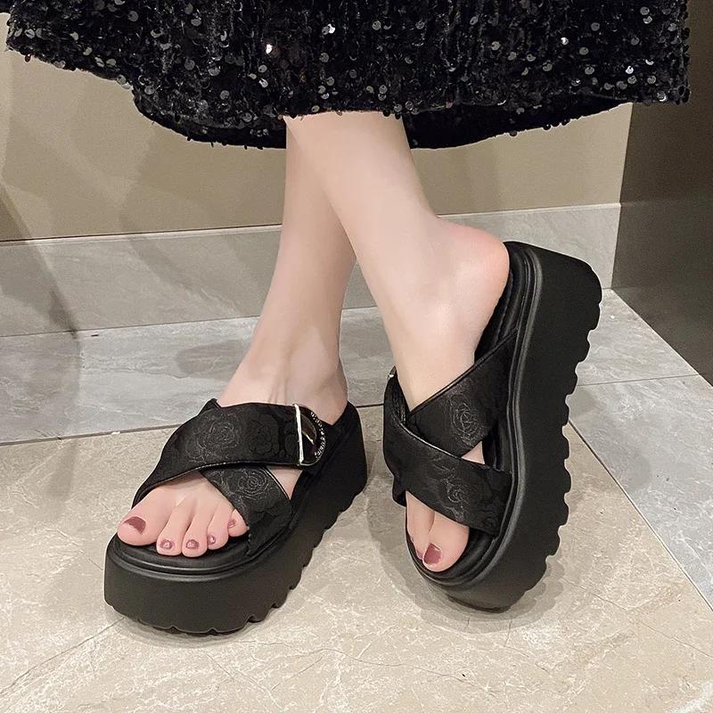 Módní dámské letní pantofle na vysoké platformě 7,5 cm, plátěné klínkové podpatky, nazouváky, robustní sandály pro sladkou dívku s otevřenou špičkou, plážové žabky