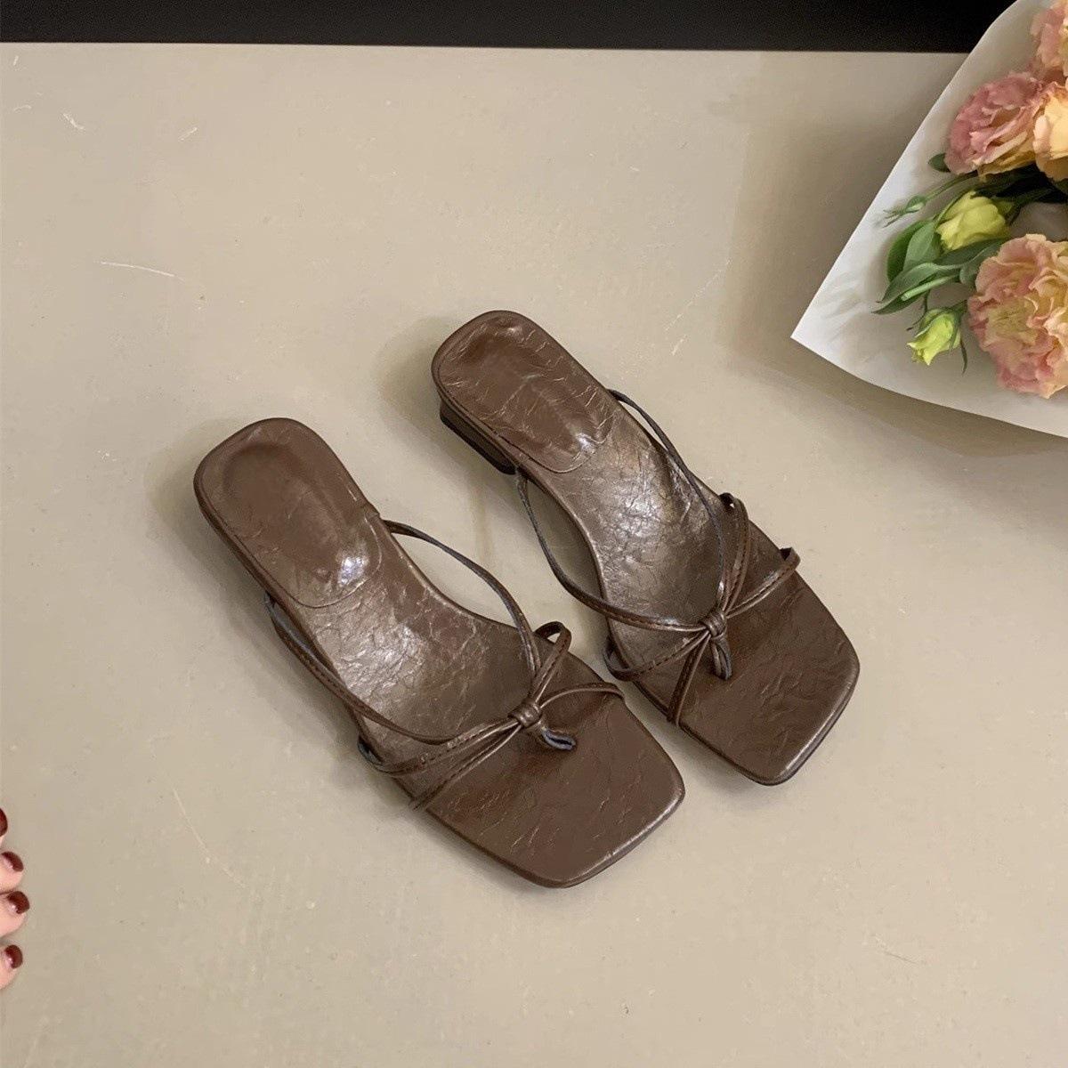 

French beautiful cool slippers women s summer square head sandals 2025 new temperament skirt thin belt thick heel slippers 35