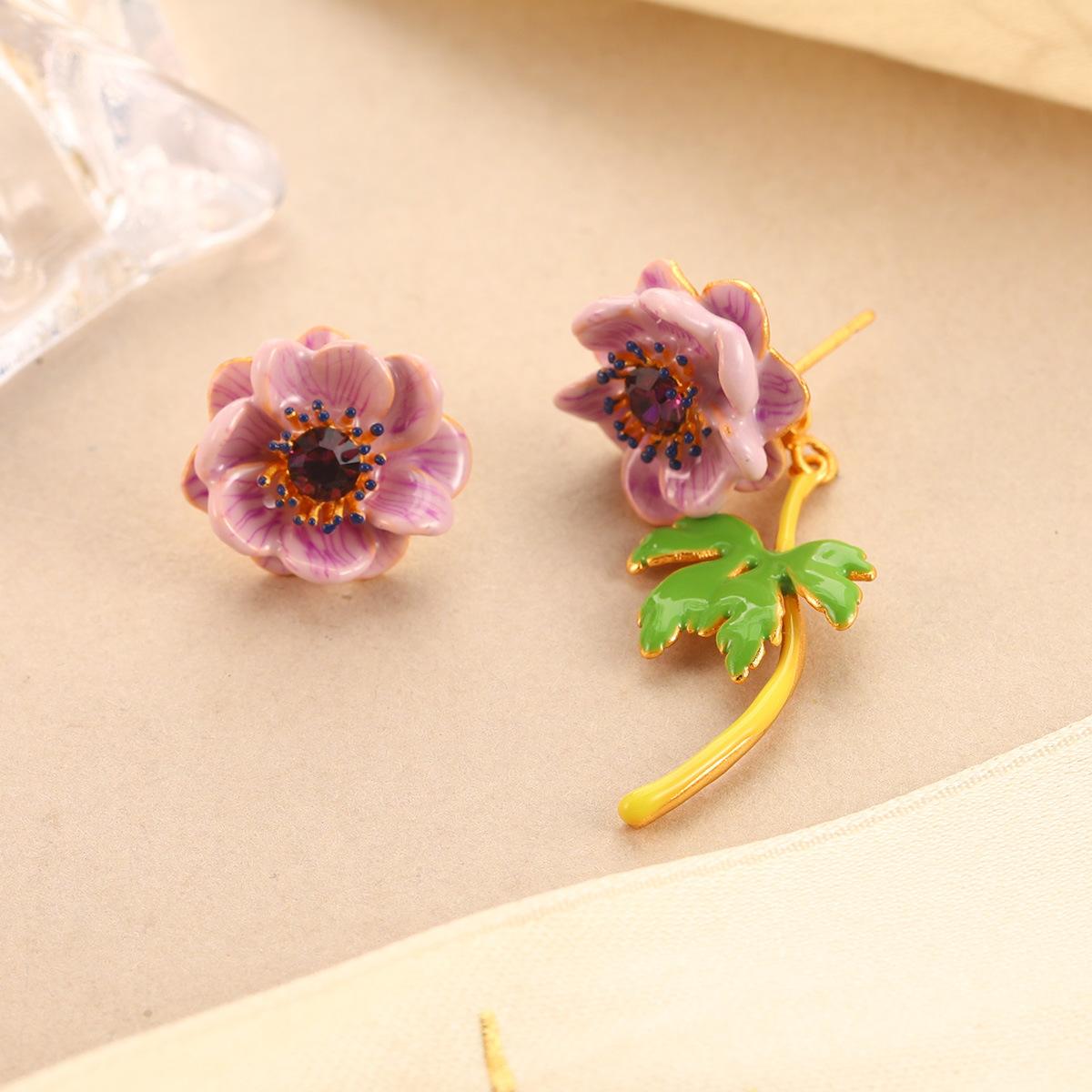 Retro diamond stud earrings irregular mini flower design Mori literary three-dimensional earrings enamel dripping oil court style