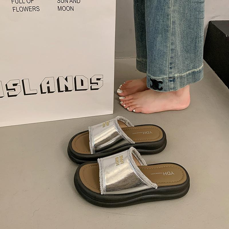 2025 summer new muffin bottom open-toed slippers women wear silver simple wind half-drag versatile not tired foot sandals