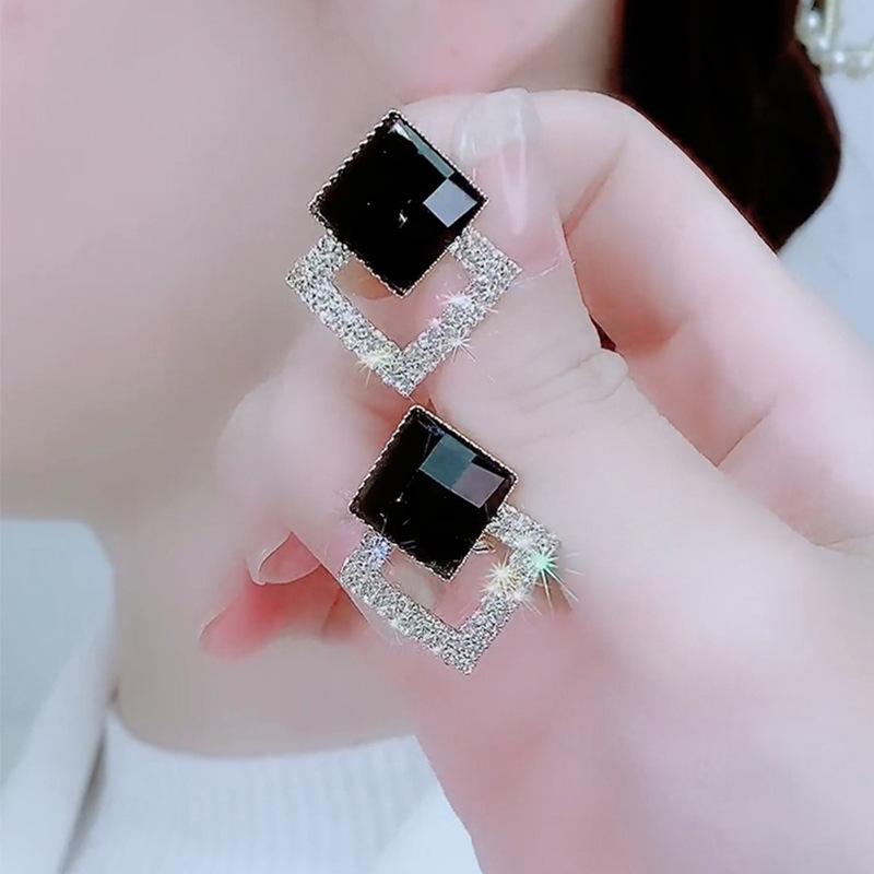Versatile and High-end Double Diamond Earrings чёрный