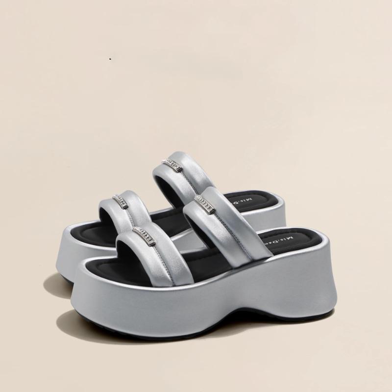 Height increase 7 thin thick-soled slippers for women's summer new models, fashionable bright diamond muffin sandals for women