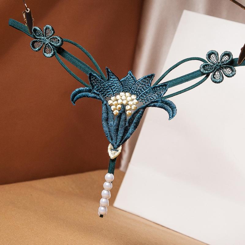 Flower Panties Sexy Beading Thong G String With Pearls Lace Underwear Women Women's G-String T-Back Open Crotch Lingerie Lady