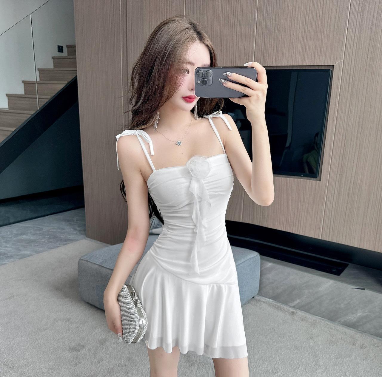 Sexy celebrity low-cut pleated flower splicing sleeveless suspender skirt sexy temperament backless ruffle edge slim skirt S белый