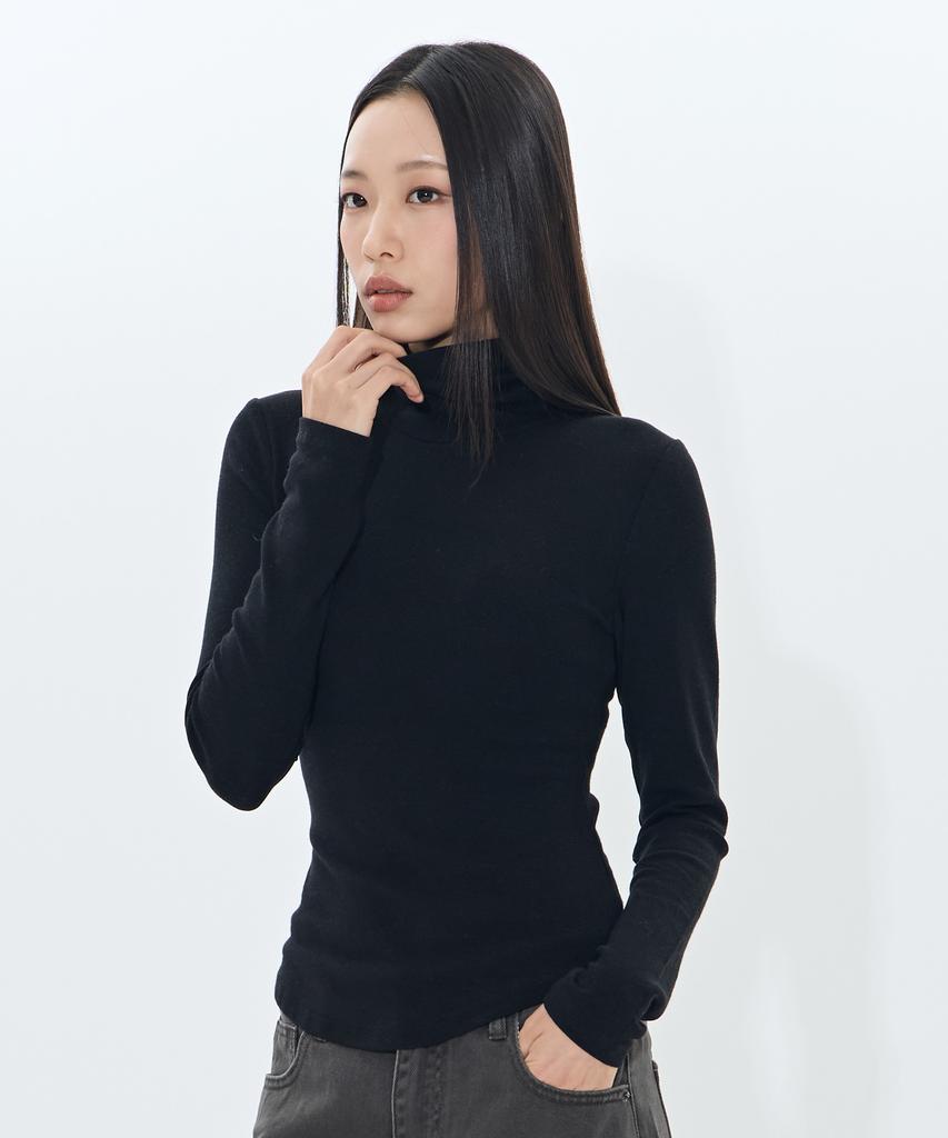 Moa Sleek Warm Turtleneck (Black)