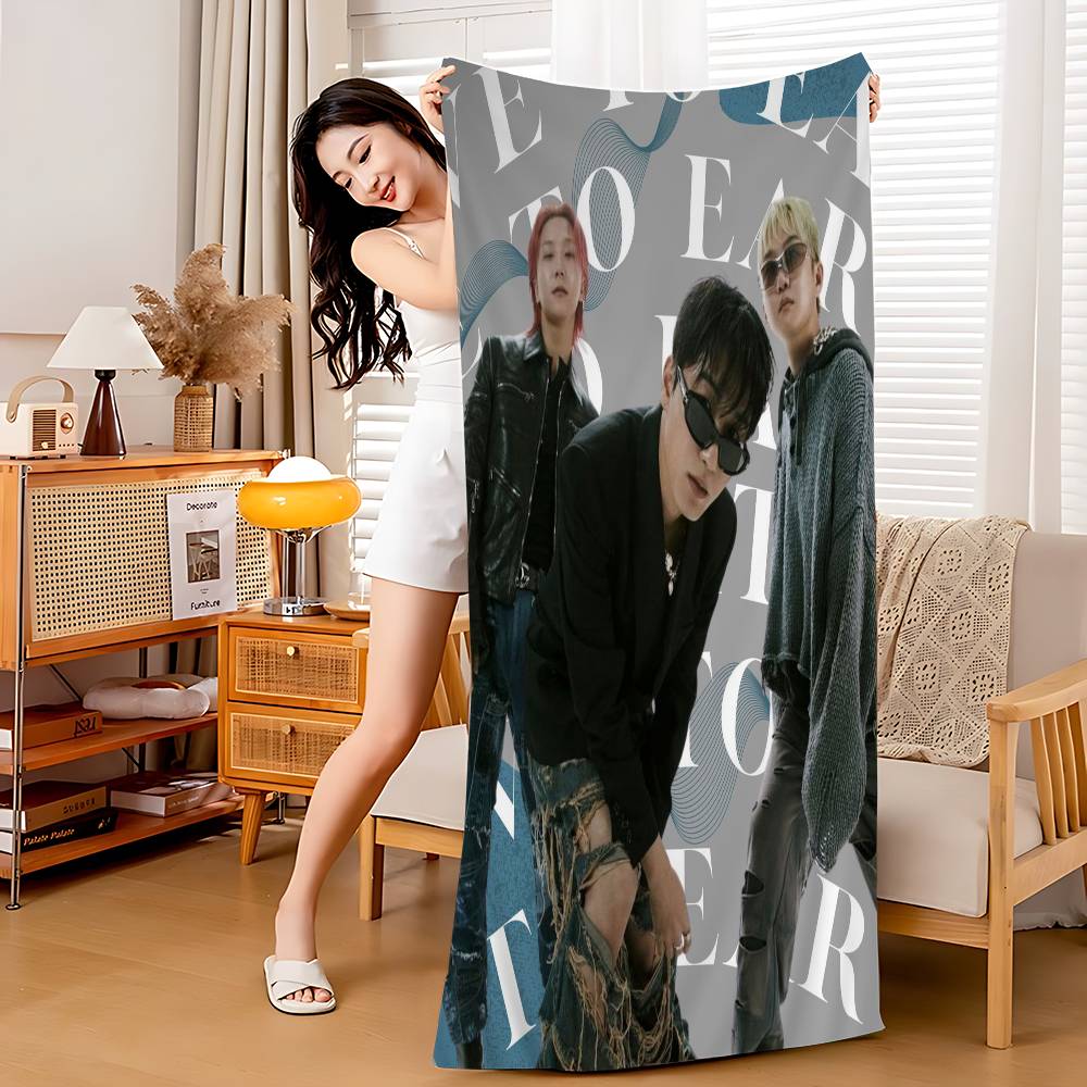 Poster W-Wave To Earth KOREAN Microfiber Blanket Quick Drying Beach Towels Oversized Printing Super Absorbent Pool Towel