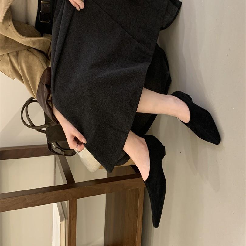 2025 autumn new retro suede square head low heel single shoes women's new versatile commuter grandma shoes are trendy