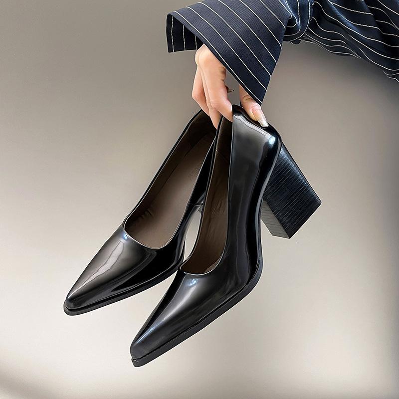 One pedal~ 2025 spring new retro pointed head shallow mouth 8cm thick heel high heels women's versatile commuter shoes