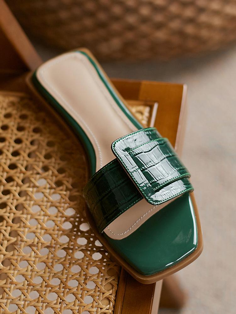 Green women's cool slippers casual square head lazy flat bottom 2025 summer new outer wear one word outer wear slippers