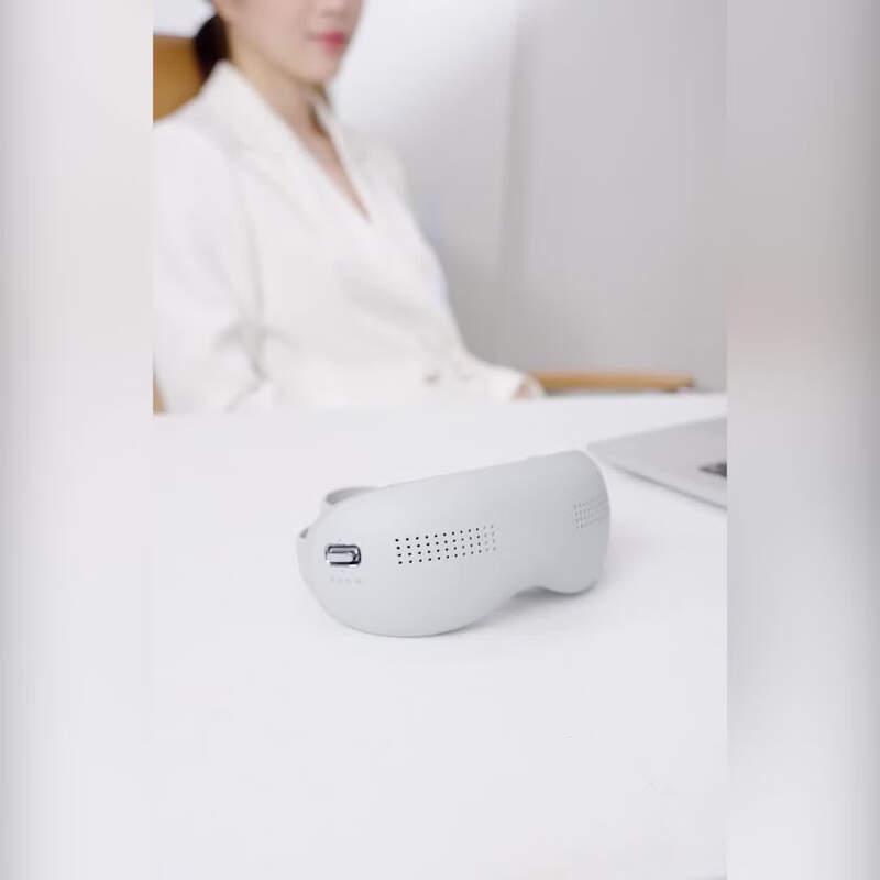 breo SeeKpro Hot & Cold Eye Massager CN plug (adapter included)