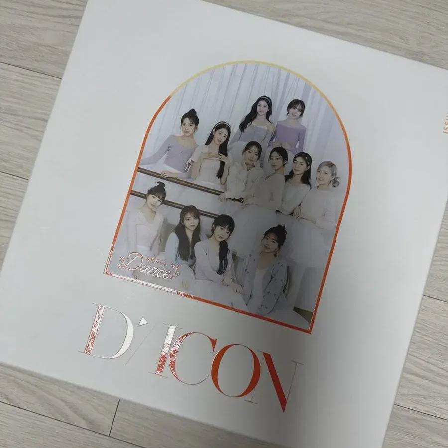 

Iz*one D-значок