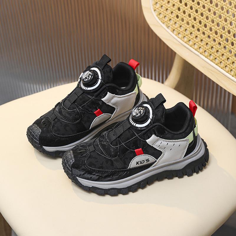 

2024 winter new classmate running shoes fashionable boys soft-soled non-slip running shoes high value wear-resistant student shoes 28