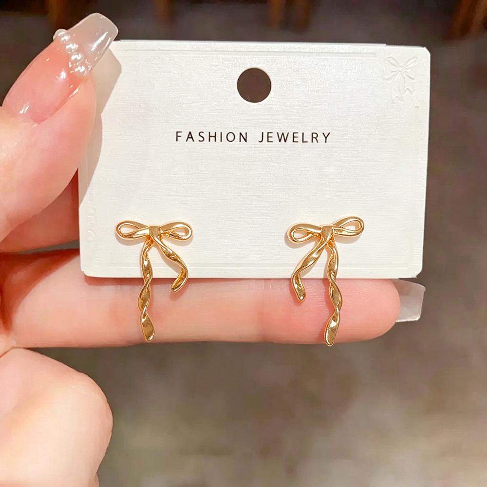 Elegant Bow Ear Studs for Women: Chic, Versatile Style Earrings