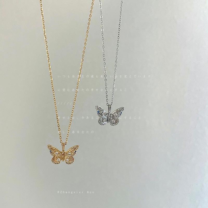 Retro Elegant Butterfly Pendant Necklace - Simple, Versatile, and Chic Clavicle Accessory