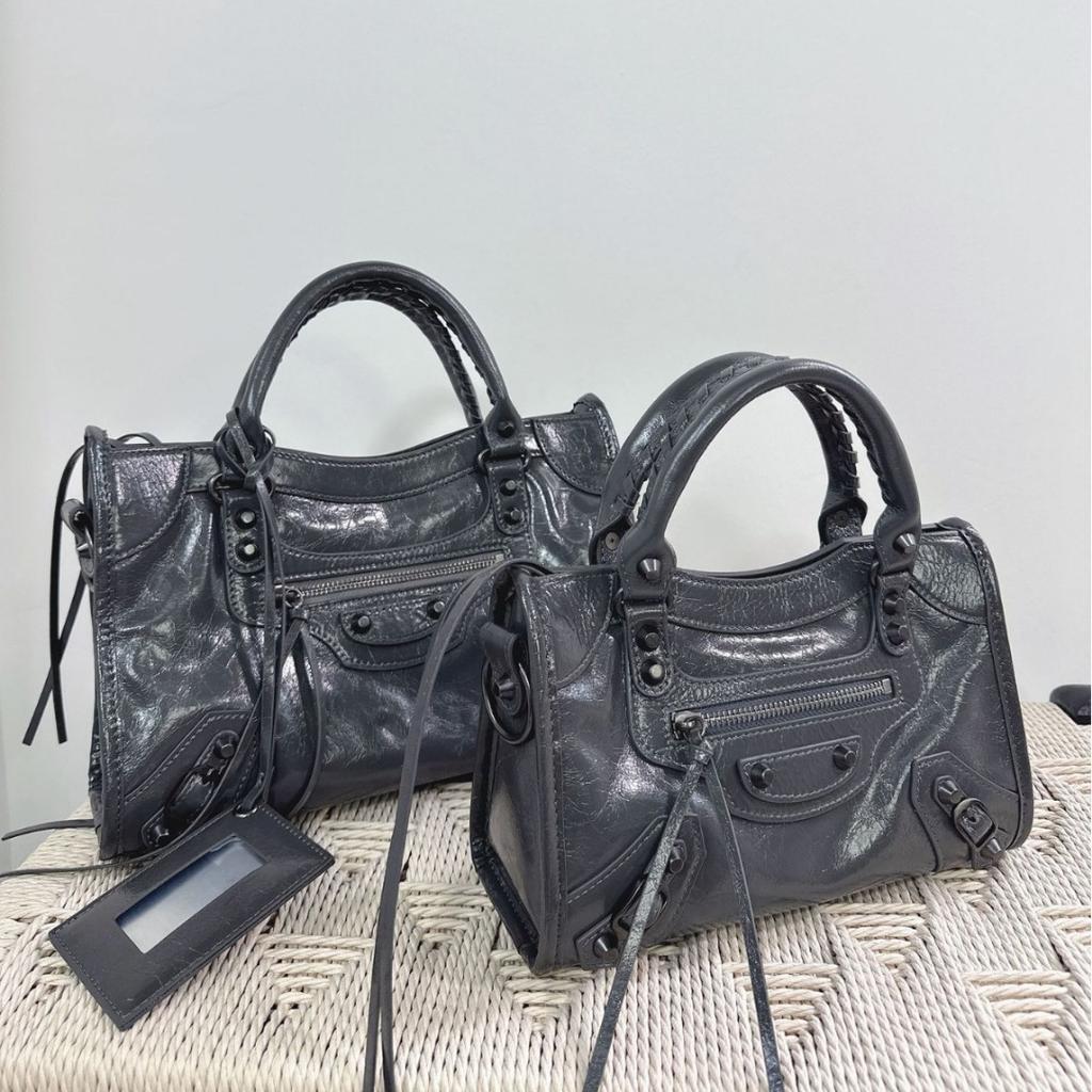 Hot Girl Cool Studded Caggle Motorcycle Bag Twist Tote Bag Oil Wax Cowhide Tote Bag Women's Single Shoulder Underarm Bag