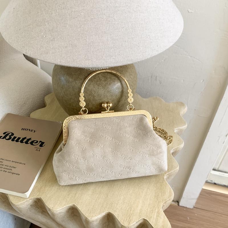 New Vintage Handbag Shell Lock Bags Chic Women's Purse Handmade Lay Bags Stylish Retro Women's Handbags Chain Crossbody Bags