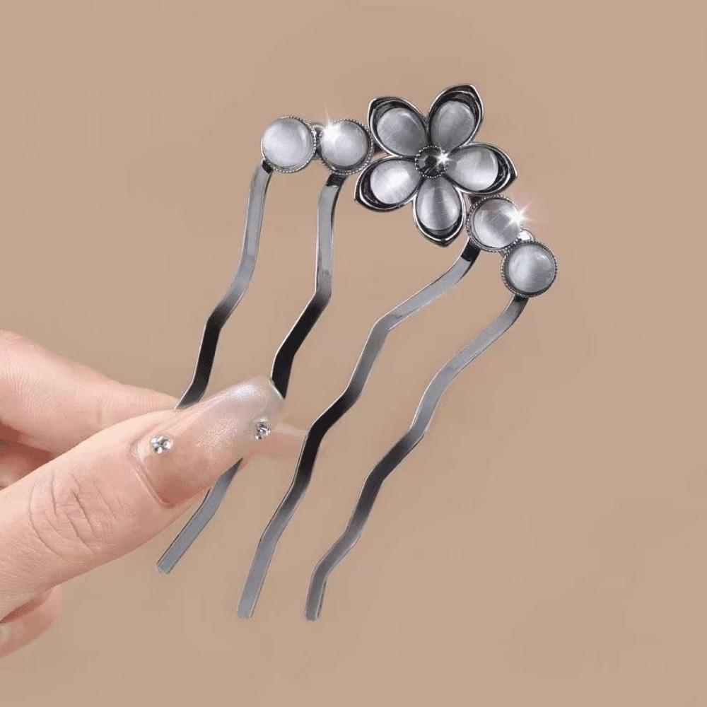 Exquisite Fashion Chinese Hanfu Hairpin Vintage Tassel Hair Accessory for Women Retro Bun Clip Bridal Updo Gold Hair Pin Gift