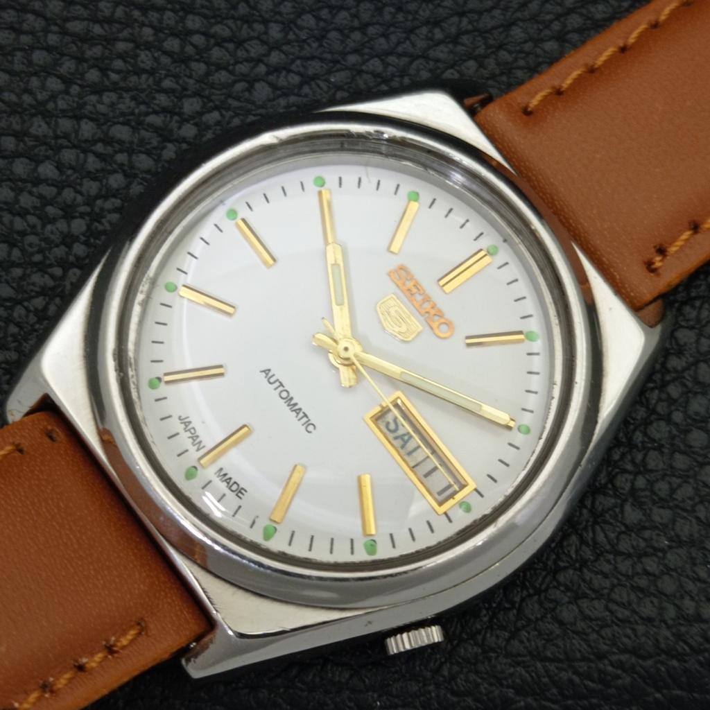 JAPAN VINTAGE SEIKO 5 AUTOMATIC 7009A MENS WHITE COLOR DIAL WATCH a702637-1 R209-a702637