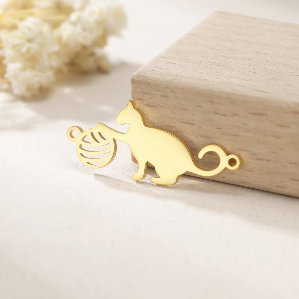 Teamer 3pcs/lot Cute Moon Cat DIY Pendant for Bracelets Gold Color Stainless Steel Kitten Animal Charms for Jewelry Making