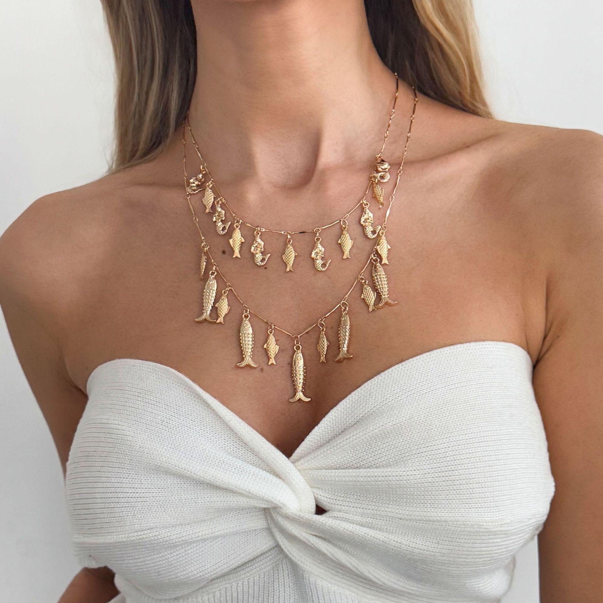 

Ocean Element Beach Style Fish Pendant Necklace, Ins Stackable Metal Clavicle Chain For Women 1