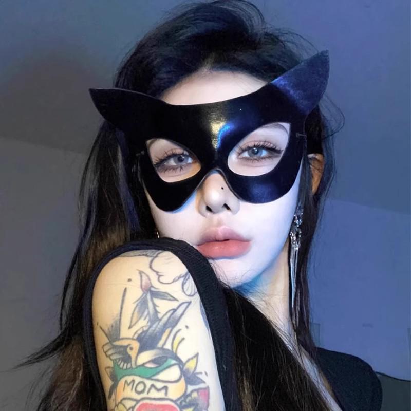 

Black Catwoman Eye Mask for Women - Halloween Cosplay Masquerade Costume чорний