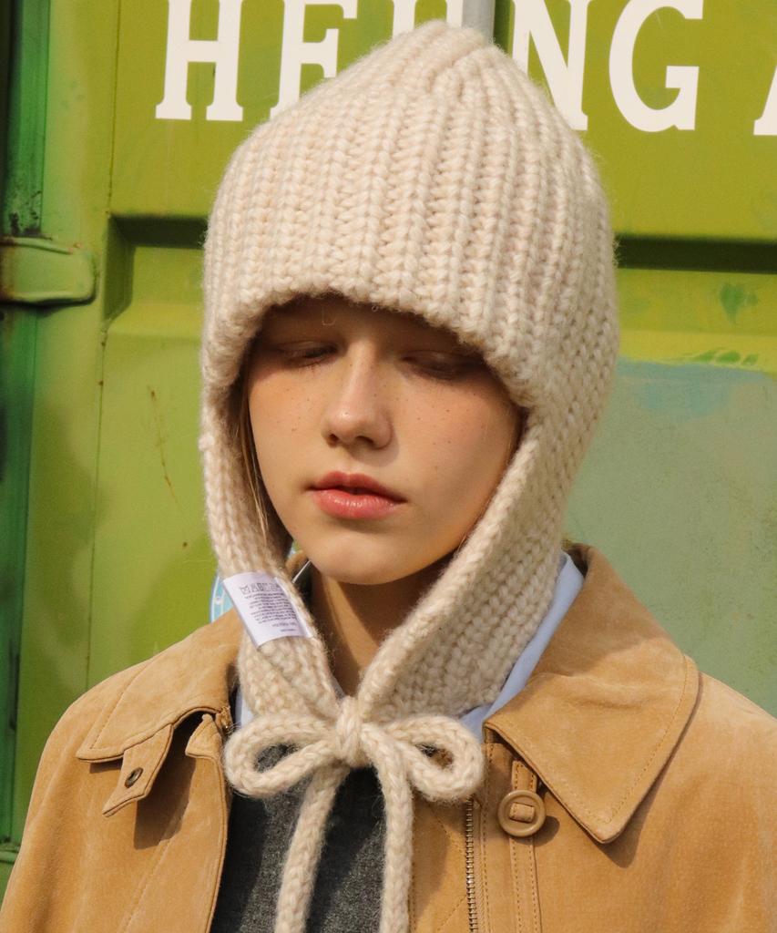 Seullipiseullib Moss Knit Beige Trooper Hat