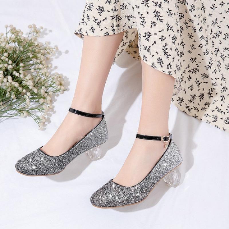 

Summer children s crystal shoes buckle beef tendon soft sole sequins middle children and older children s performance single shoes new girls high hee 39 (inner length 24.5cm) чёрный