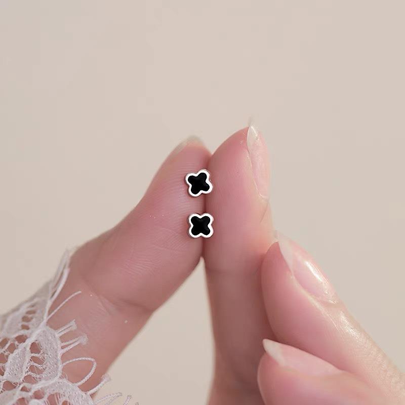 Silver Needles Black Four-leaf Clover Stud Earrings - No Need To Remove The Ear Bar Studs or Ear Rings When Sleeping