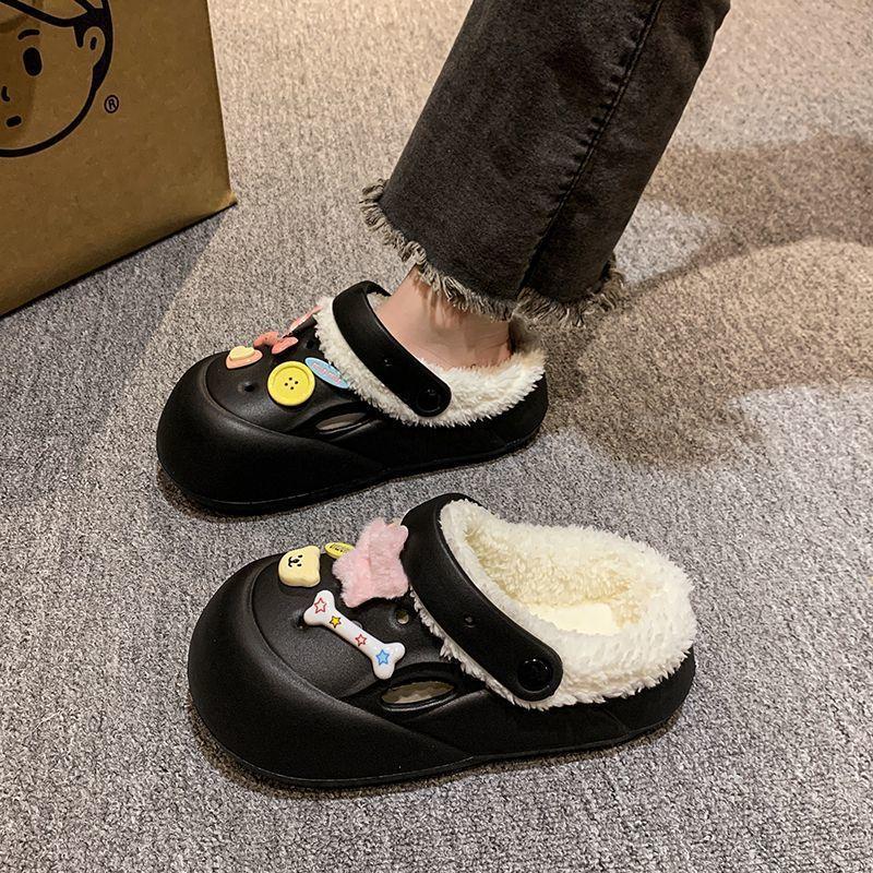 2025 autumn and winter new fashion outer wear muffin thick-soled warm cotton slippers cute cartoon star hole shoes women