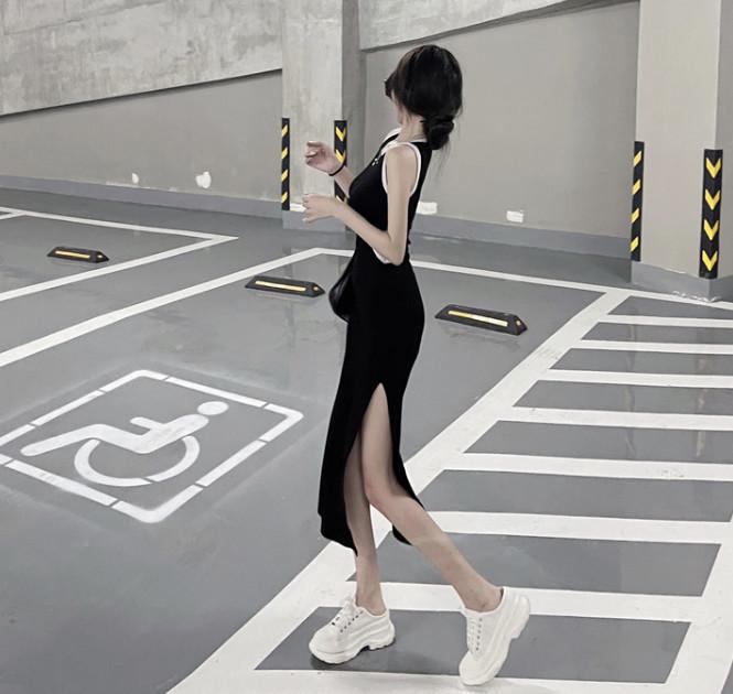 Korean Style Women's Summer Midi Camisole Dress with Subtle Design, High-Waisted, Slimming Slit