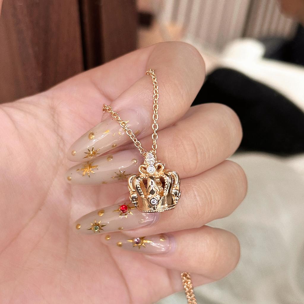 Hot-selling Crown Pendant Princess Crown Clavicle Necklace Versatile Light Luxury Necklace