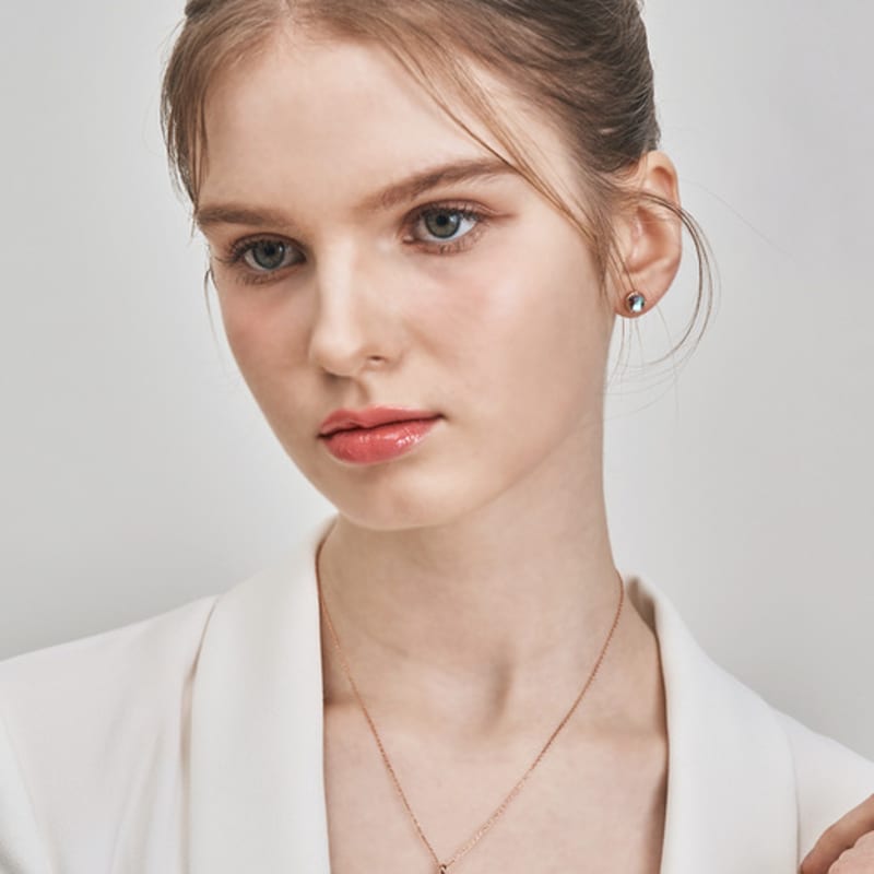 ELLE Jewelry 14K GP Moonstone Simple Round Necklace ELBRNN219