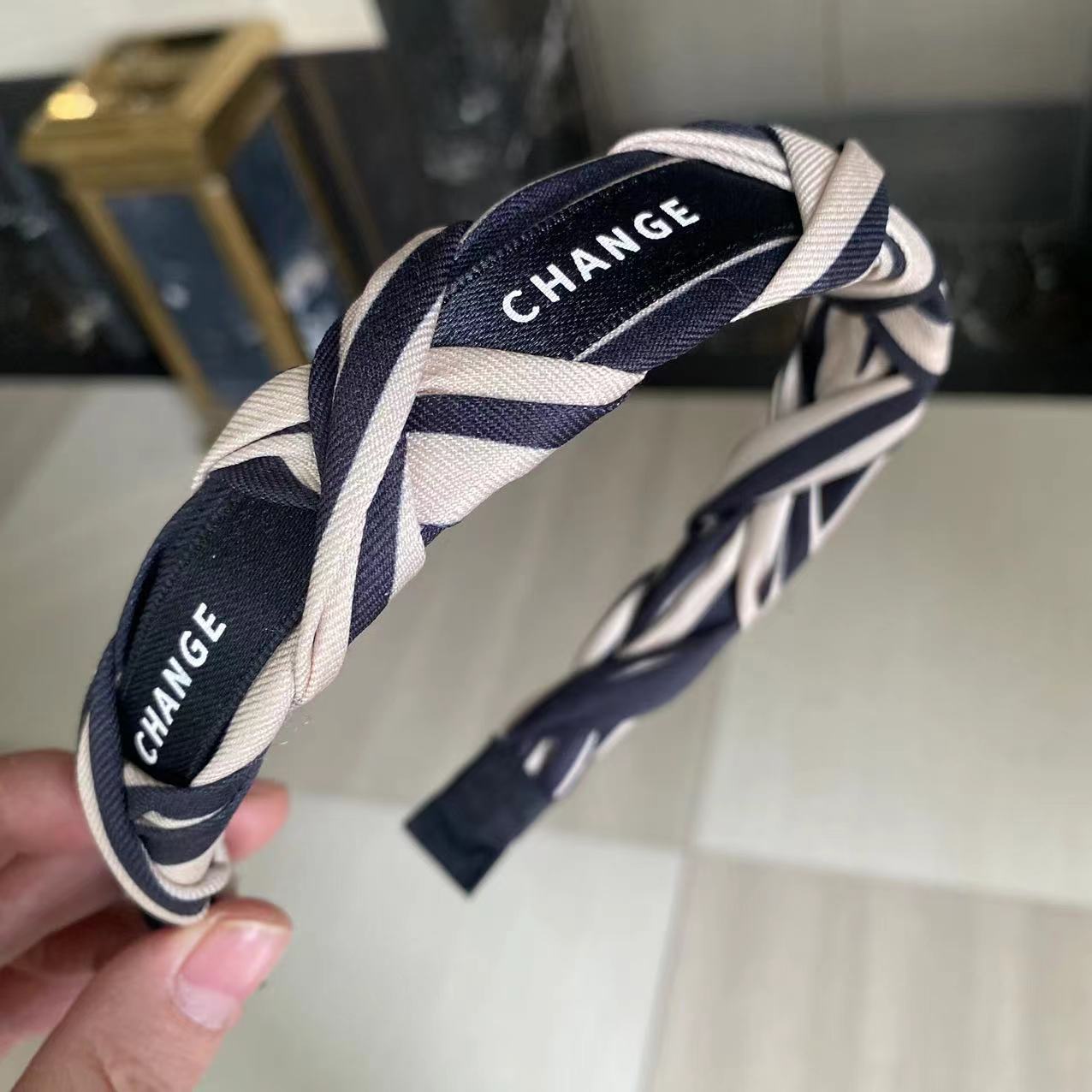 

1pc Black And White Striped Headbands With Lettering Non-Slip Simple Style Women s Hair Accessories