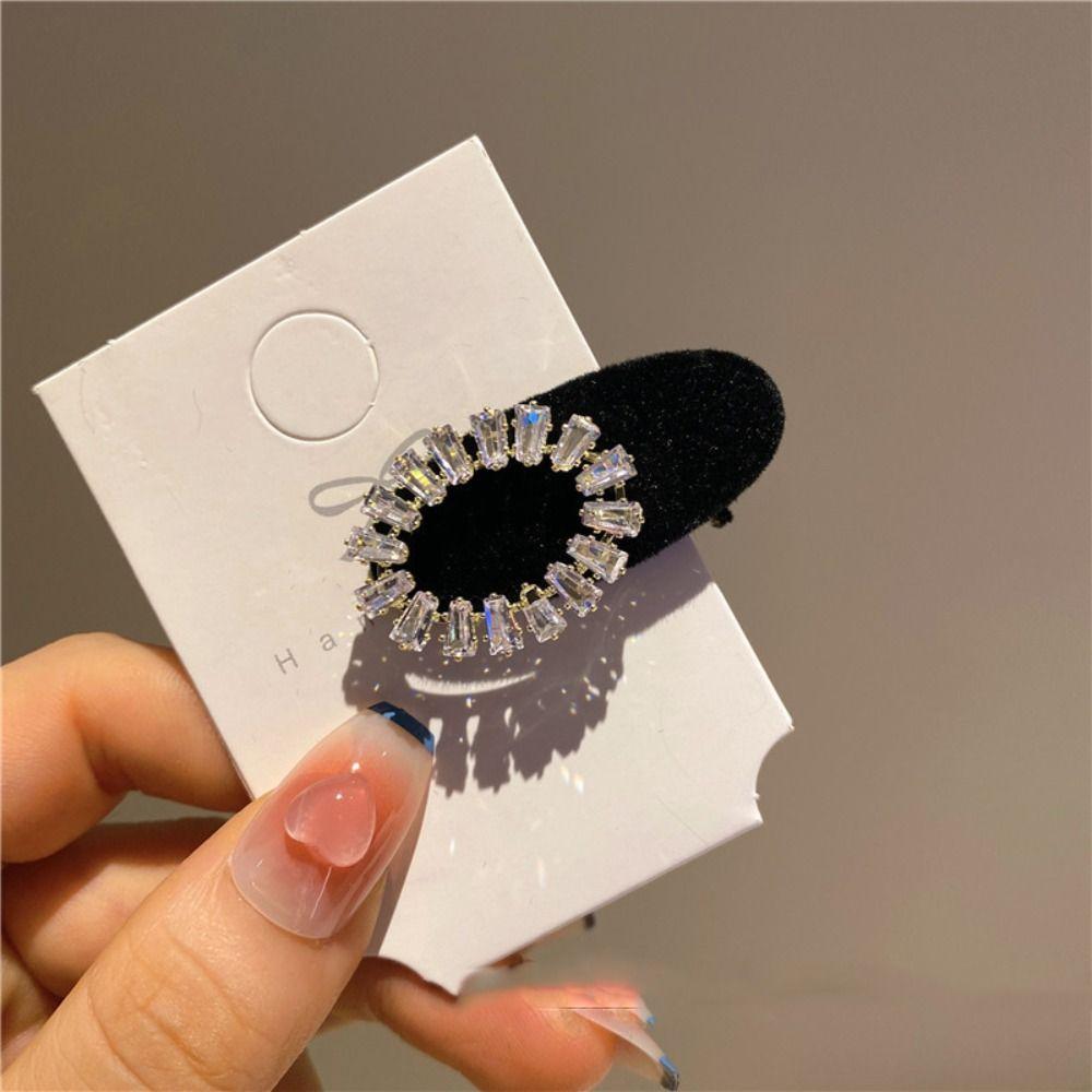 Temperament BB Clip Luxury Hairband Bow Rhinestone Girls Hair Clip Sweet Barrettes Korean Style Hairpin Velvet Duckbill Clip