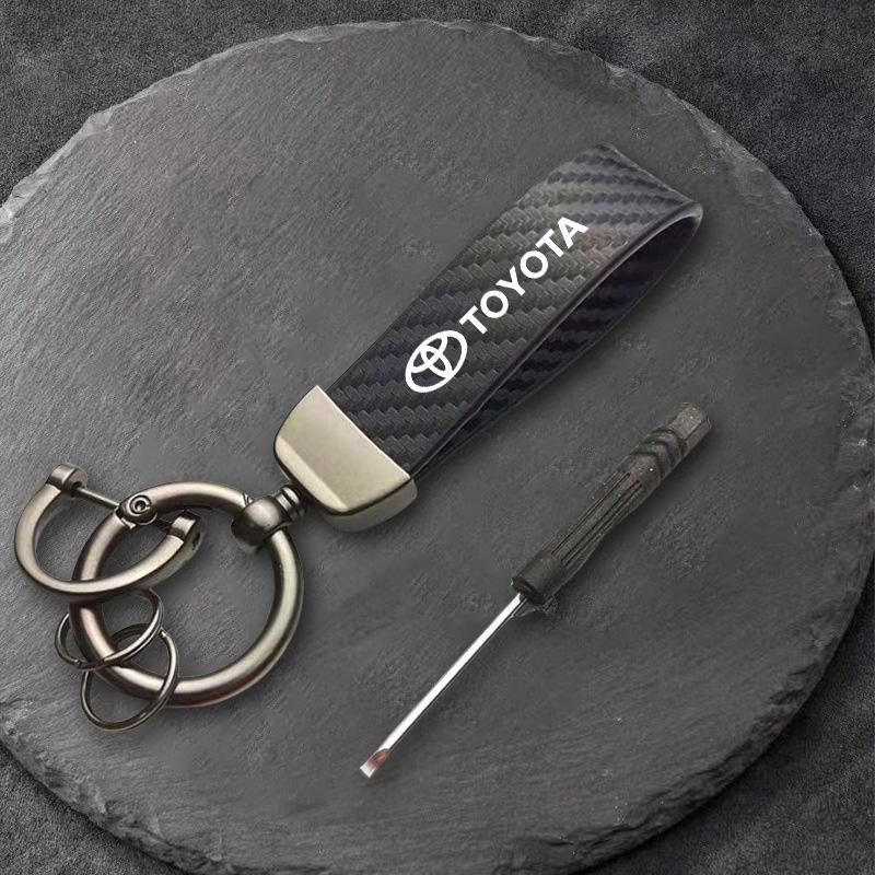 GQUL6 For Toyota Tacoma Tundra 4Runner TRD Highlande Rav4 C-HR Carbon Fiber Leather Car Keychain Metal Keyring Key Chain Pendant Gifts