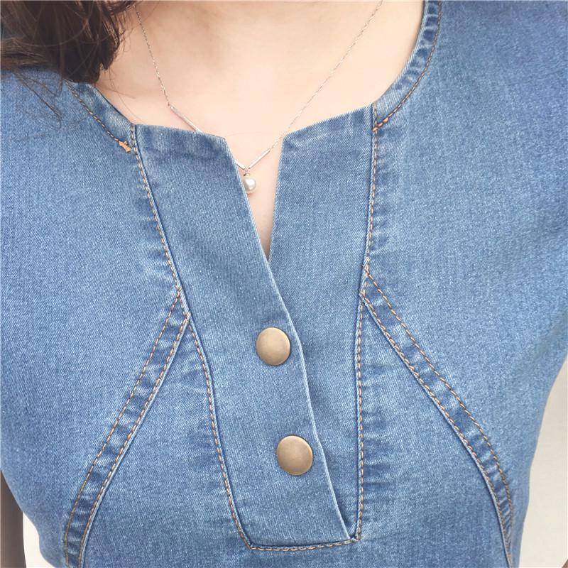 2023 Plus Size Women's Medium-Length Slimming Denim Dress - Short-Sleeve Fashion Trend for Spring/Summer