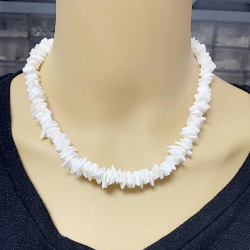 

2019 Trendy European and American Shell Necklace with Pearl and Natural Gravel Fragments
