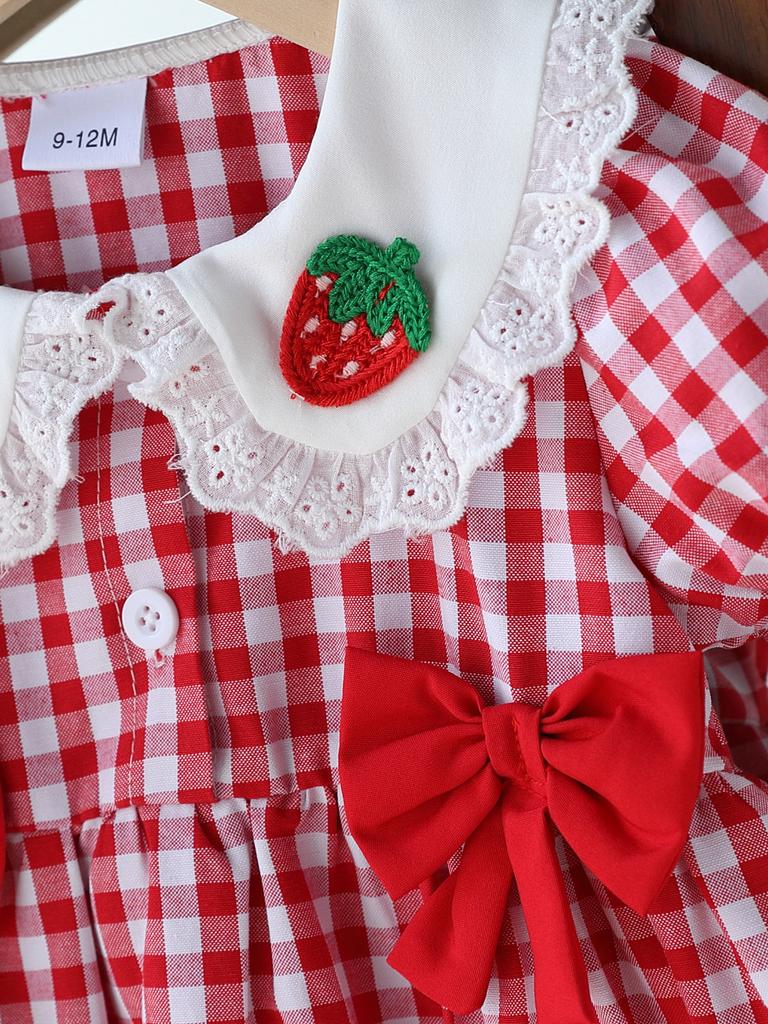 Letnia Sukienka dla Dziewczynki Vintage w Kratkę Kołnierzyk Piotruś Rękawy Lampionowe Kokardka Aplikacja z Truskawką Ubranko dla Niemowlaka