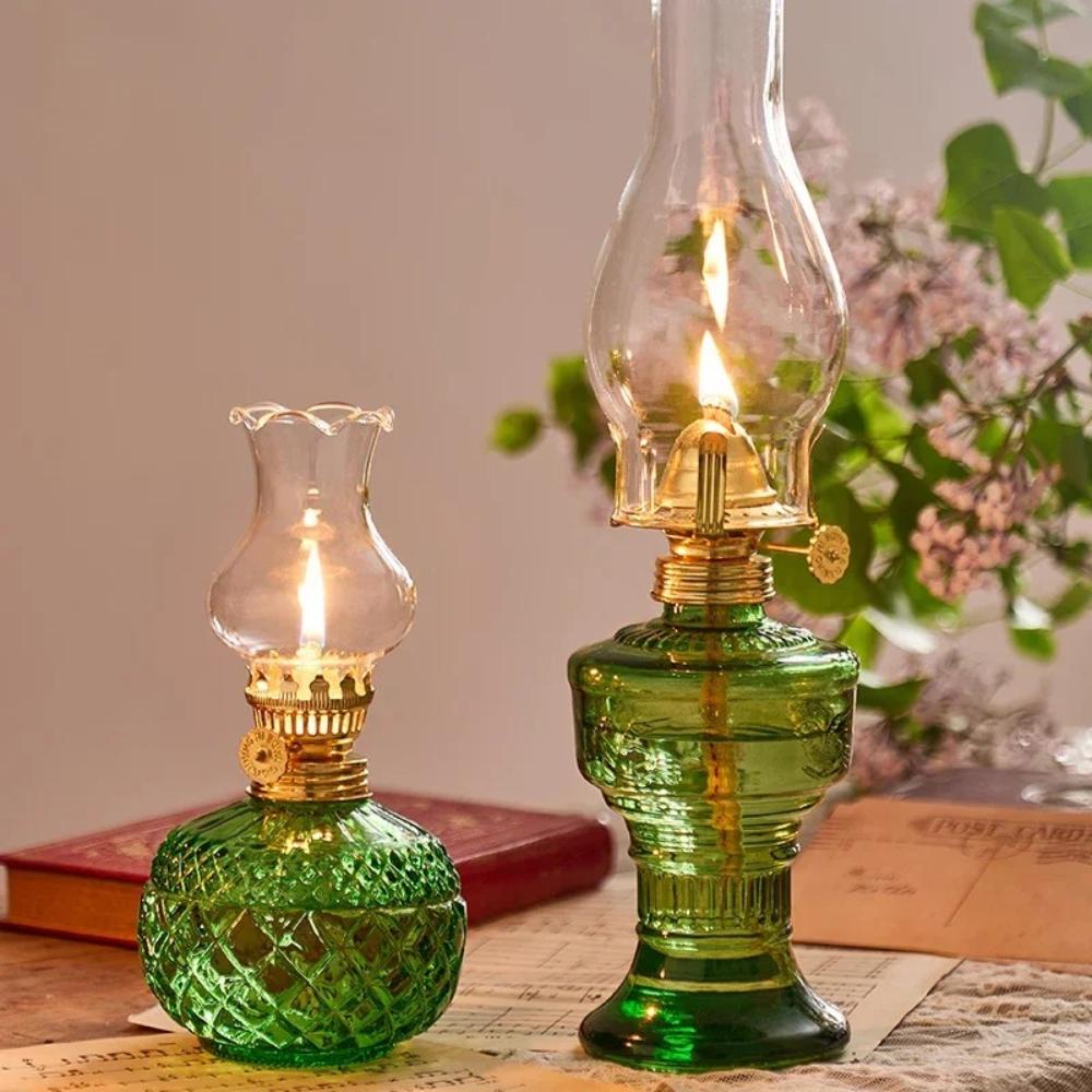 Vintage Glass Lamp Colored Clear Oil Lamp Windproof Antique Oil Lamps for Indoor Use Emergency Lighting Hurricane Lamp Chamber