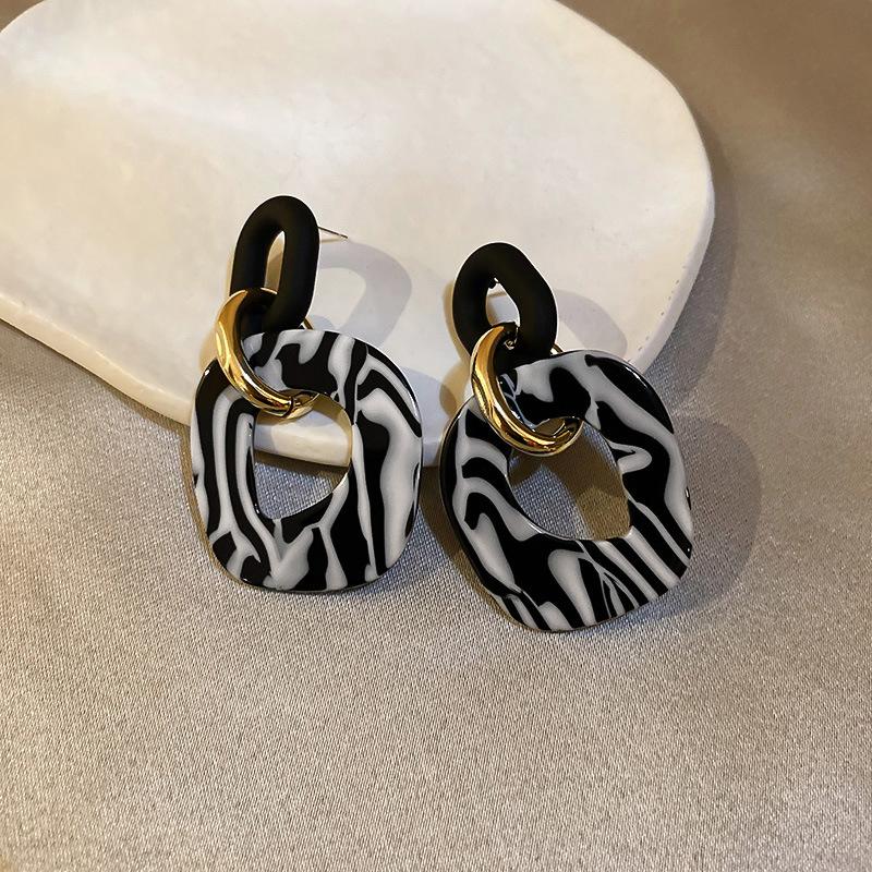 JWER Big Black White Earrings Female Acetate Plate Animal Zebra Pattern Exaggerated Geometric Earrings Jewelry Accessories