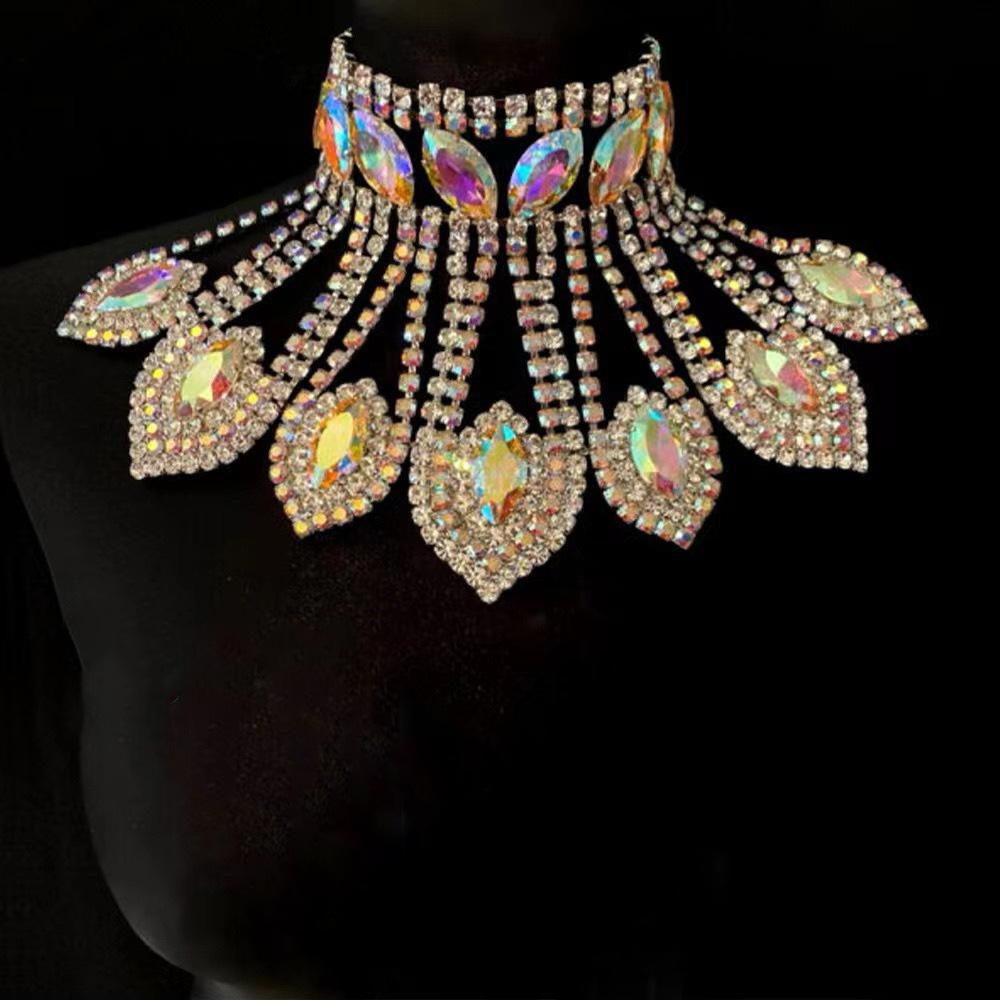 Europäischer Und Amerikanischer Übertriebener Großer Halsketten, Bankettparty Edle Dame Super Glitzer Tragbarer Schmuck Zubehör