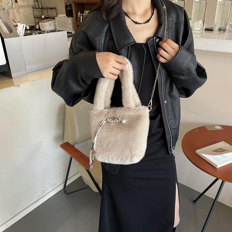 Monochromatic Feminine Velvet Crossbody Bags  Casual Chains  Young Shoulder Bags  High Quality  Basic Style