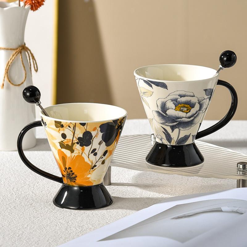 Good Looking Flowers High Foot Coffee Cup with Spoon Commercial Souvenir Ceramic Design Niche Cup High End and Exquisite