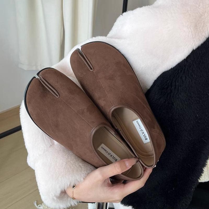 Fashion SUOJIALUN 2024 New Brand Women Flat Shoes Fashion Split Toe Slip On Ladies Elegant Loafer Shoes Soft Flat Heel Boat Shoes