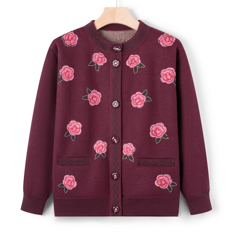 

Матери среднего и пожилого возраста носят осенний новый бархатный утолщенный свитер, кардиган для бабушки, топ с принтом, повседневную куртку 2XL