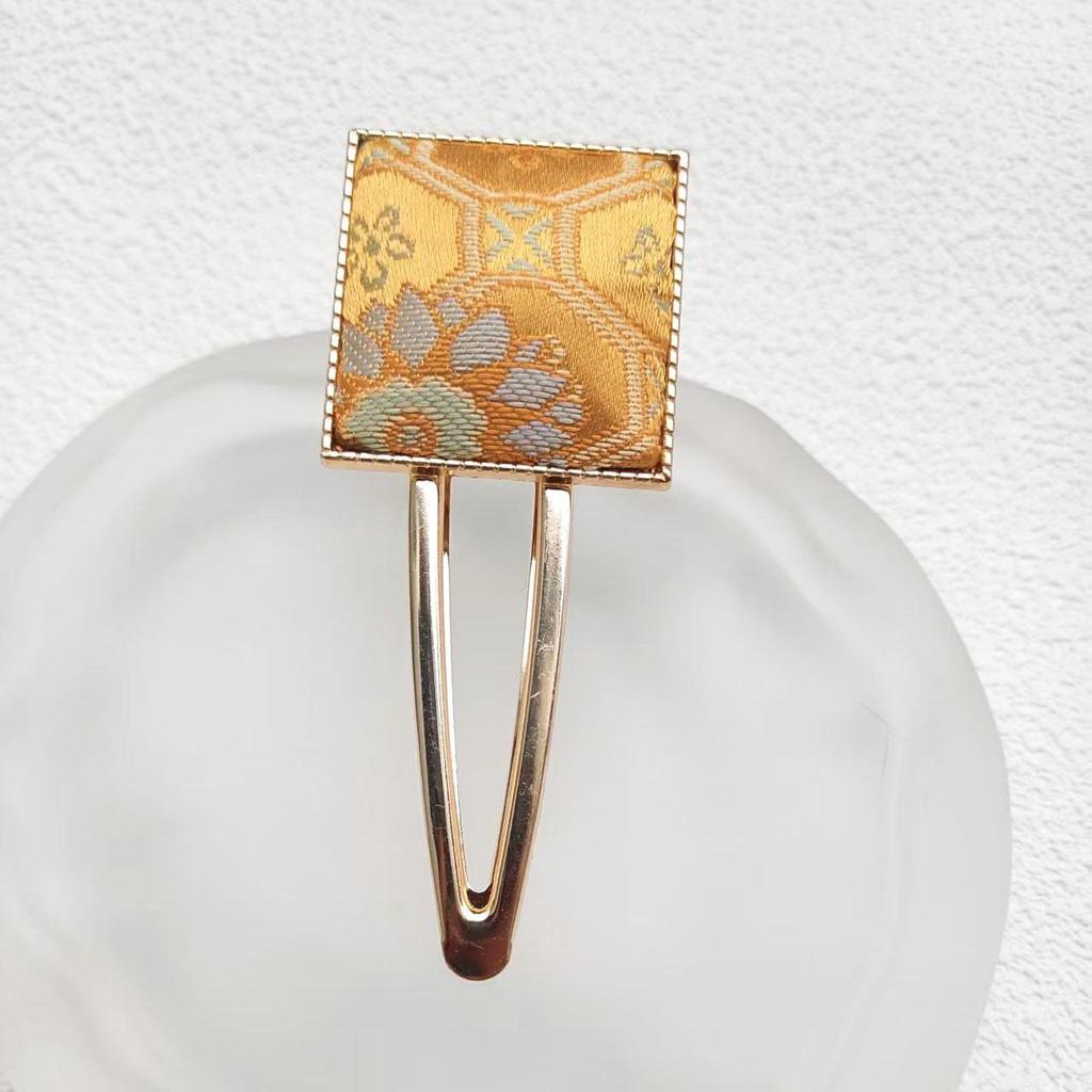 Handgefertigte chinesische bestickte Haarnadel - Brokat-Entenschnabel-Klammer